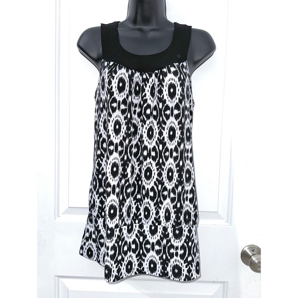 B Wear Byer California Black & White top